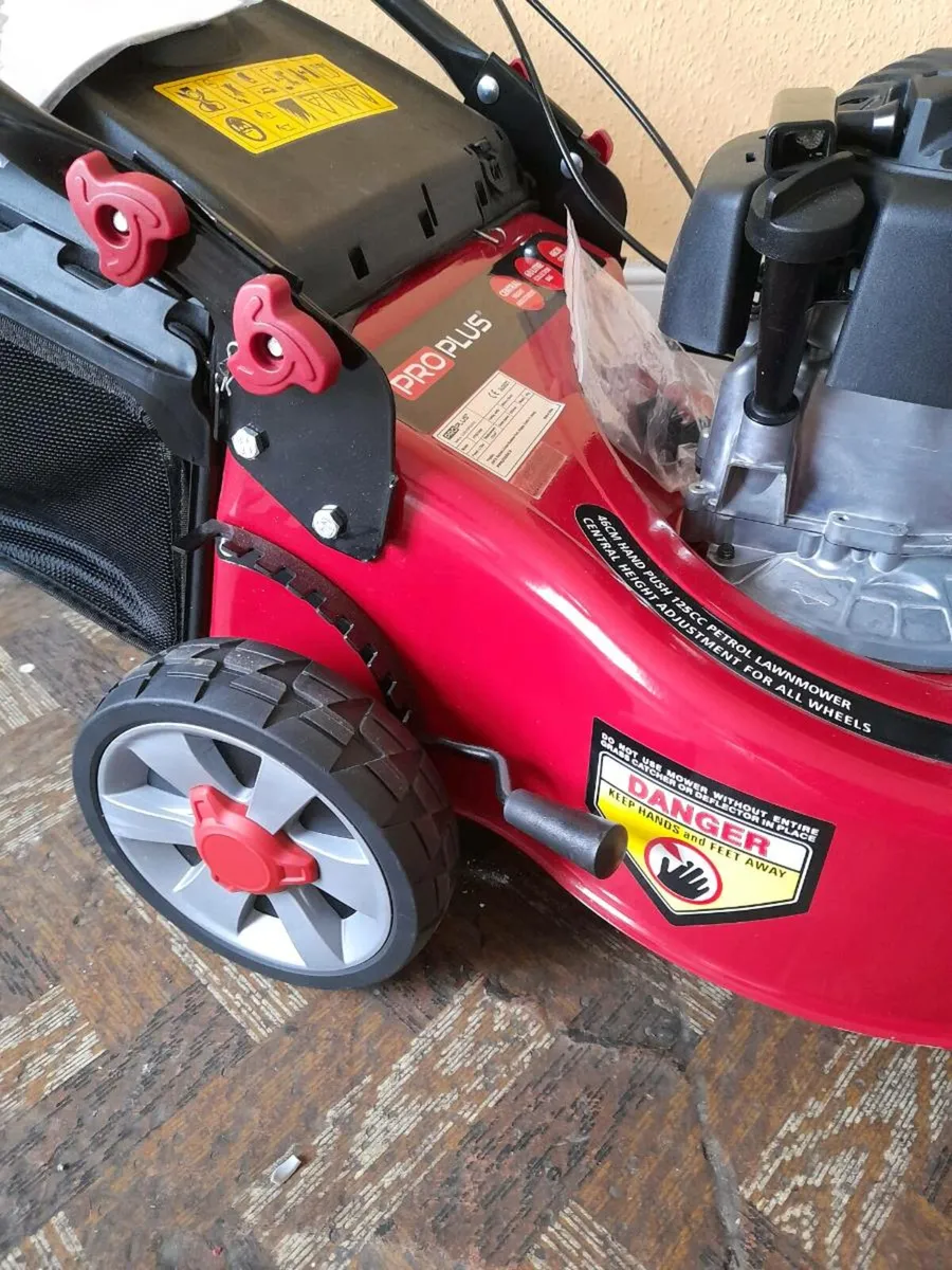 Lawnmower brand new 18"/46cm cutting width SP - Image 4