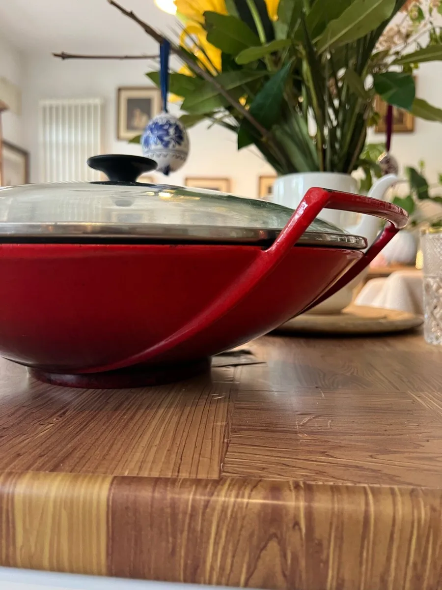 Le Creuset large red wok - Image 2