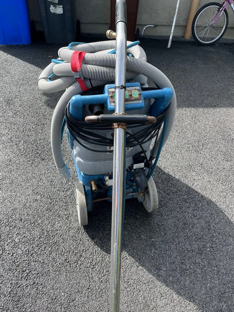 Carpet Cleaning Machine - Image 3