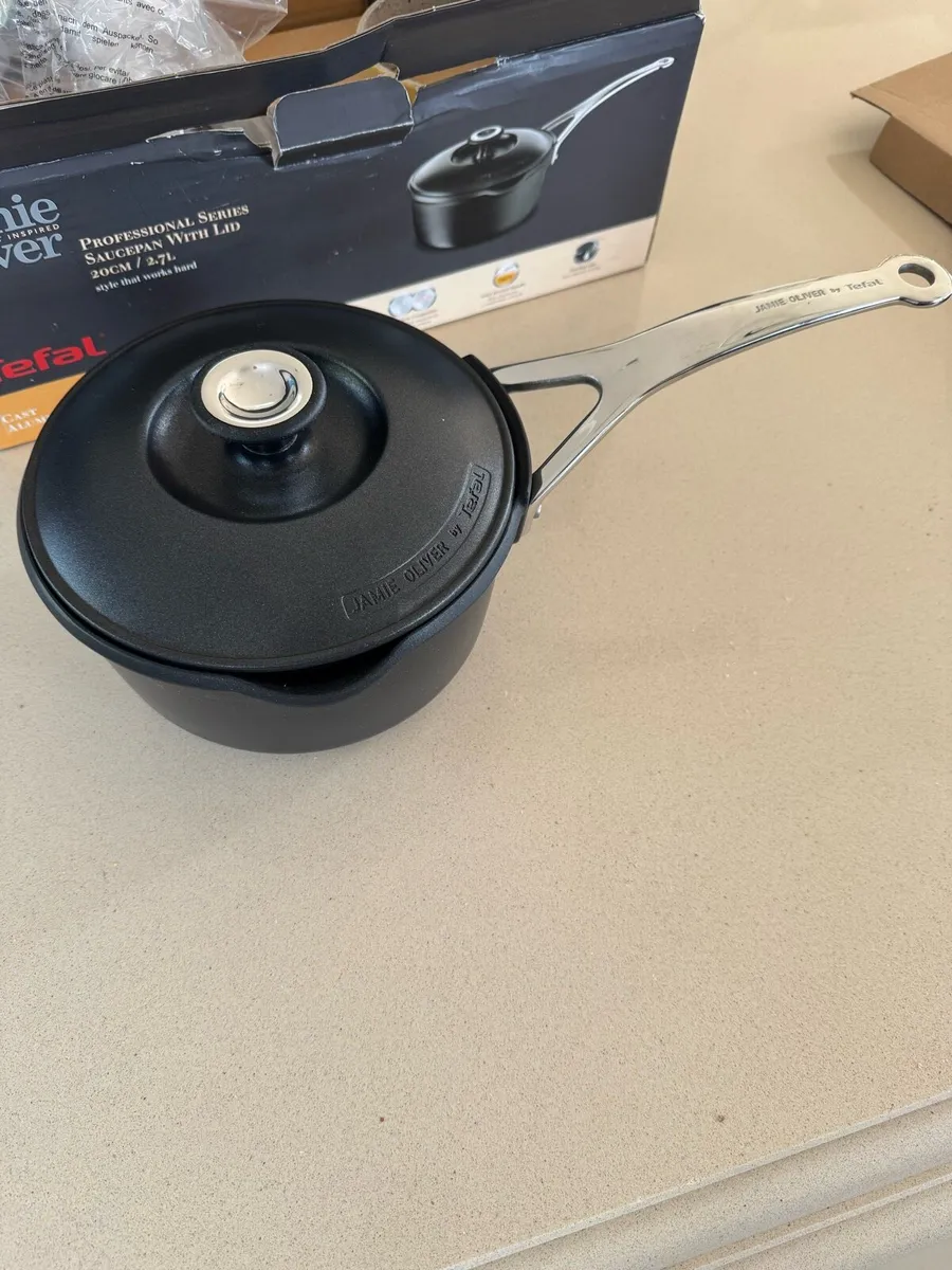Jamie Oliver tefal sauce pan - Image 3