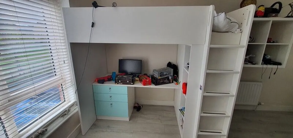 Bunk - Image 3