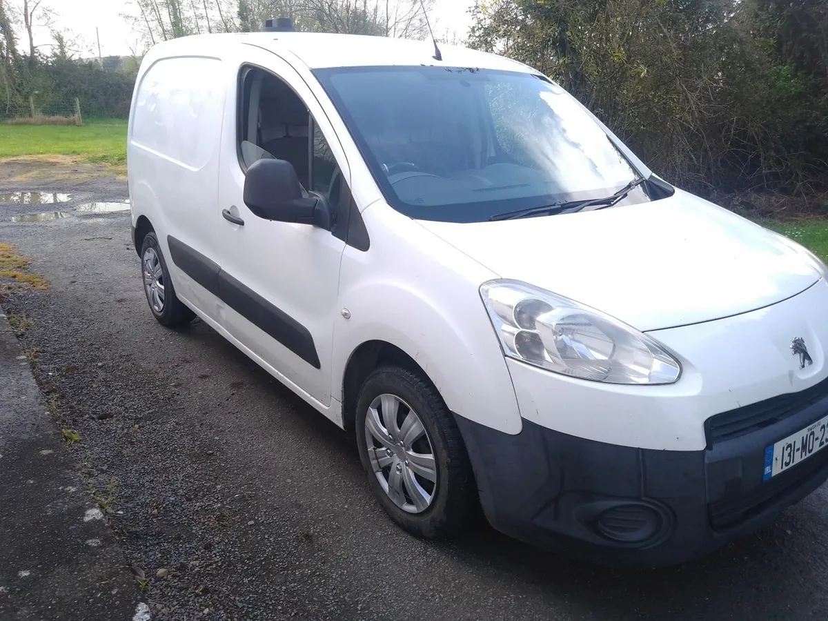2013 PARTNER NEW TEST TO 06/07/25.  3 SEATER - Image 1