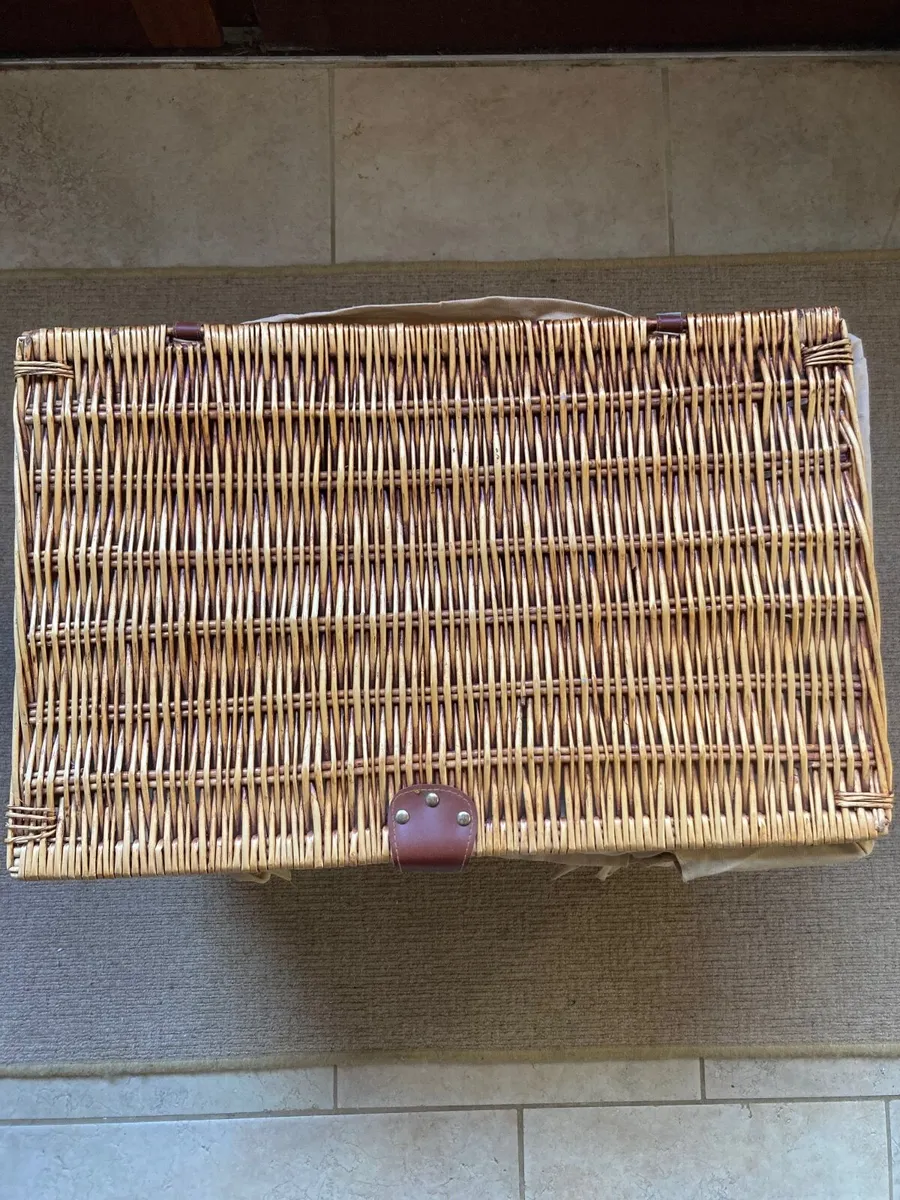 Wicker chest - Image 4