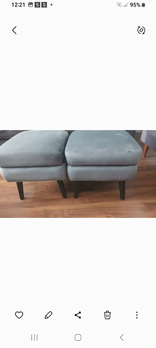 Velvet foot stool - Image 1