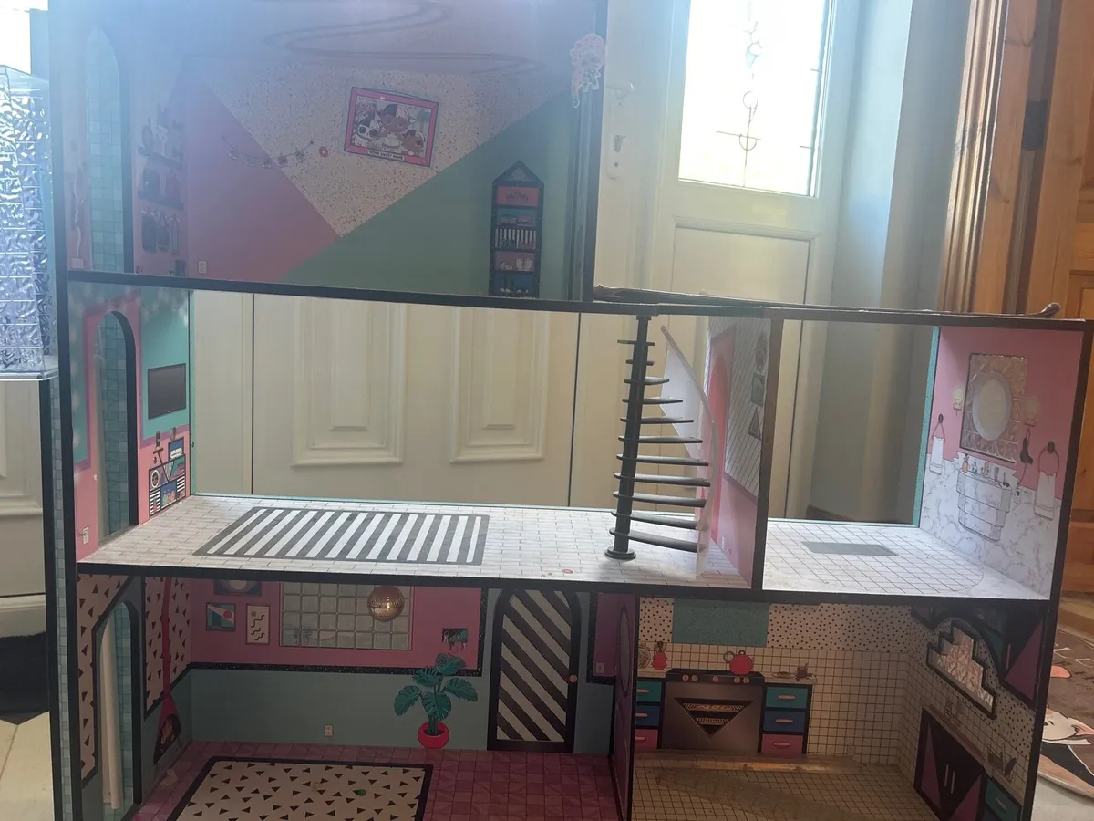 LOL House €10 - Image 1