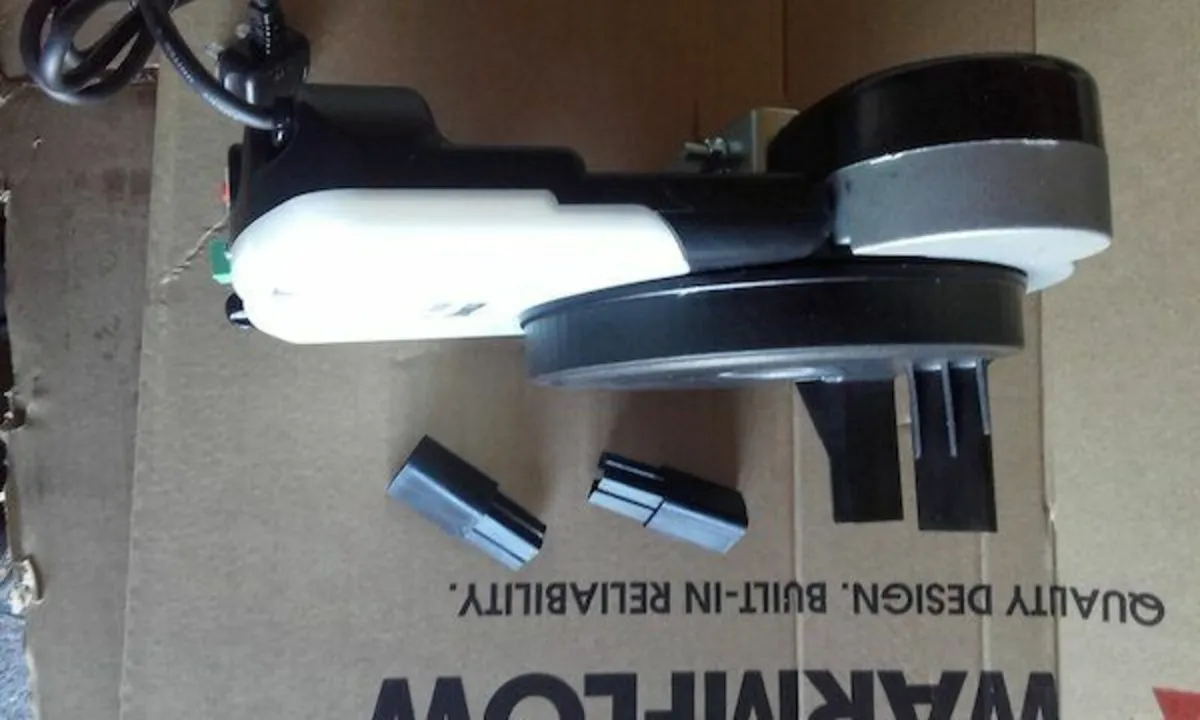 roller  door  auto  kit  with  remotes - Image 1
