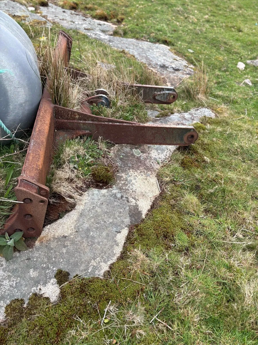 Hitachi 70 Blade,Towable mixer frame,bucket - Image 3
