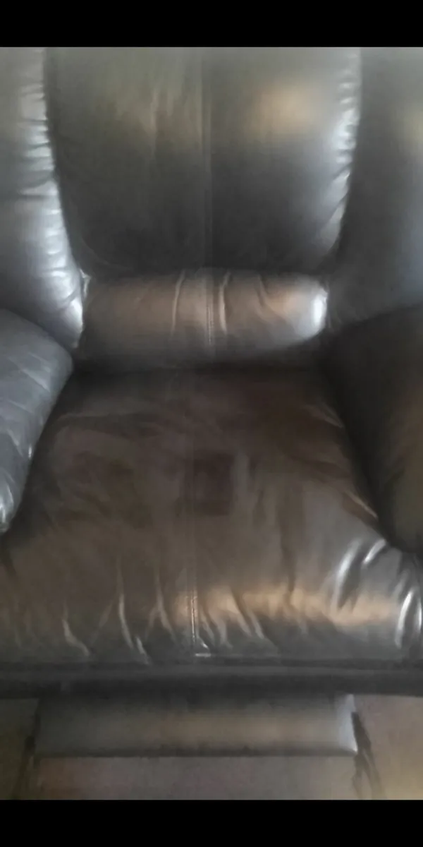 Black leather one seater - Image 2