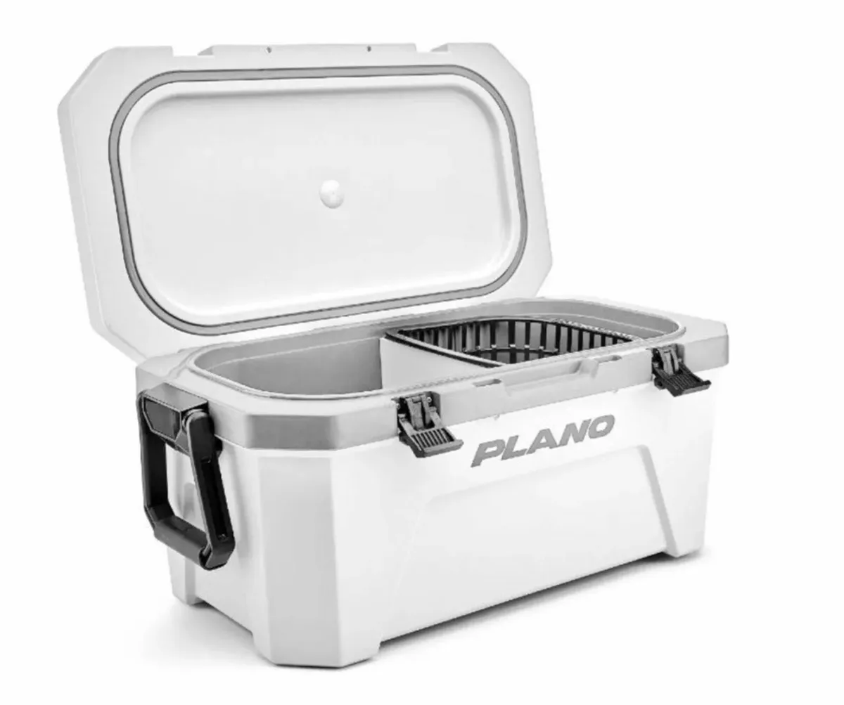 Plano Frost Cooler 30 Litres (32 Quart) White - Image 2