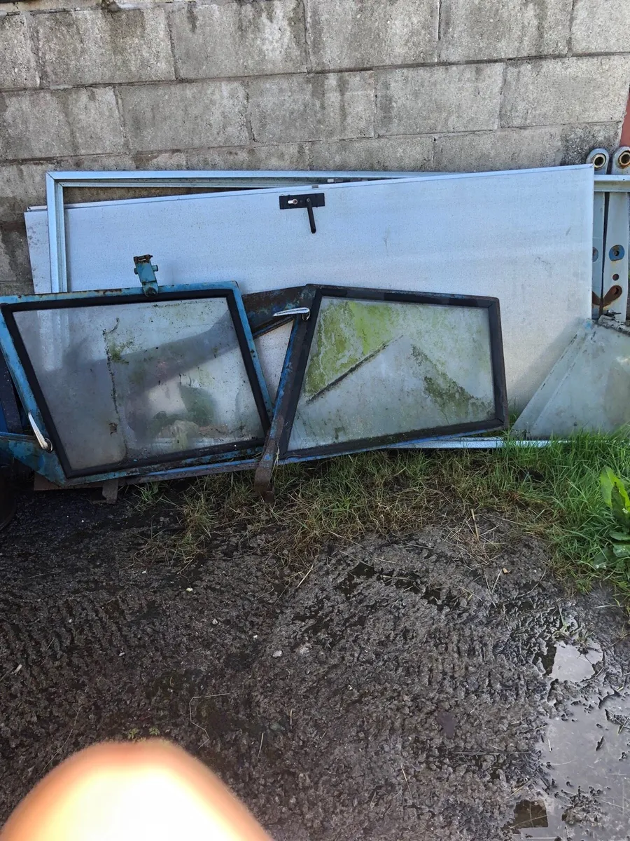 Glass - Image 3