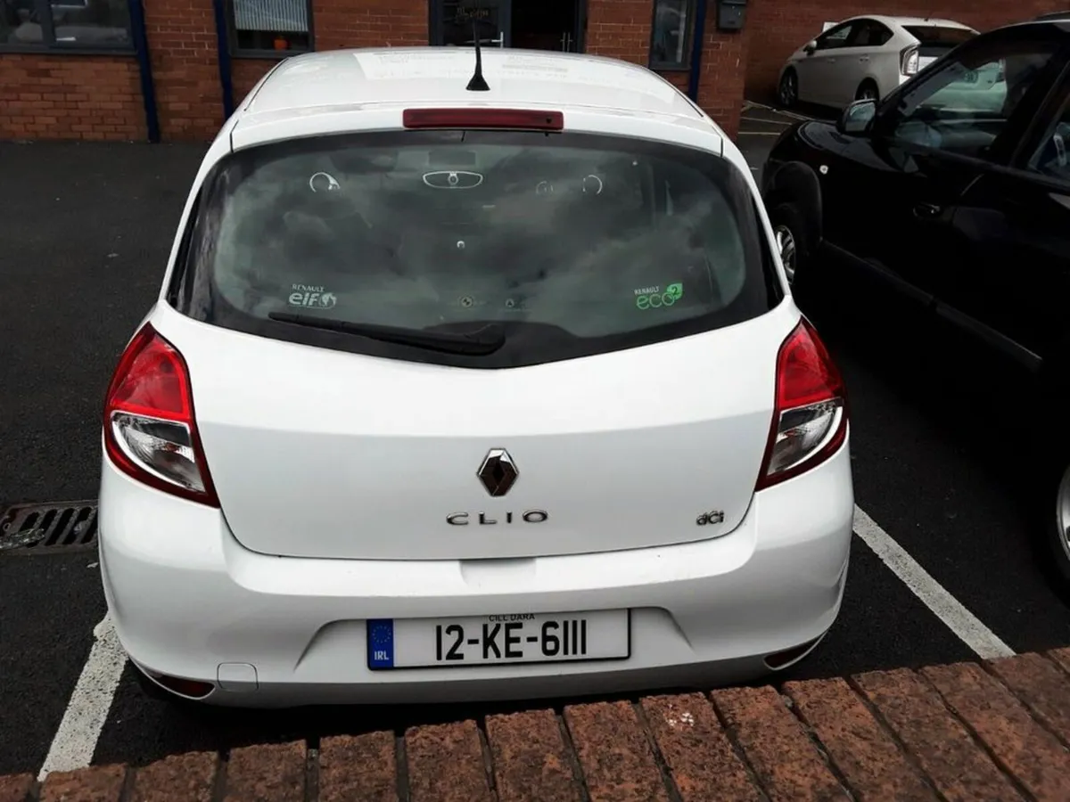 **🚗 FOR SALE: Renault Clio 2012 – Reliable & Econ - Image 2