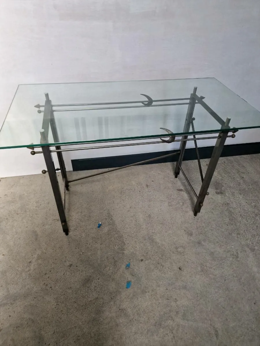 Glass top steel fame table - Image 1