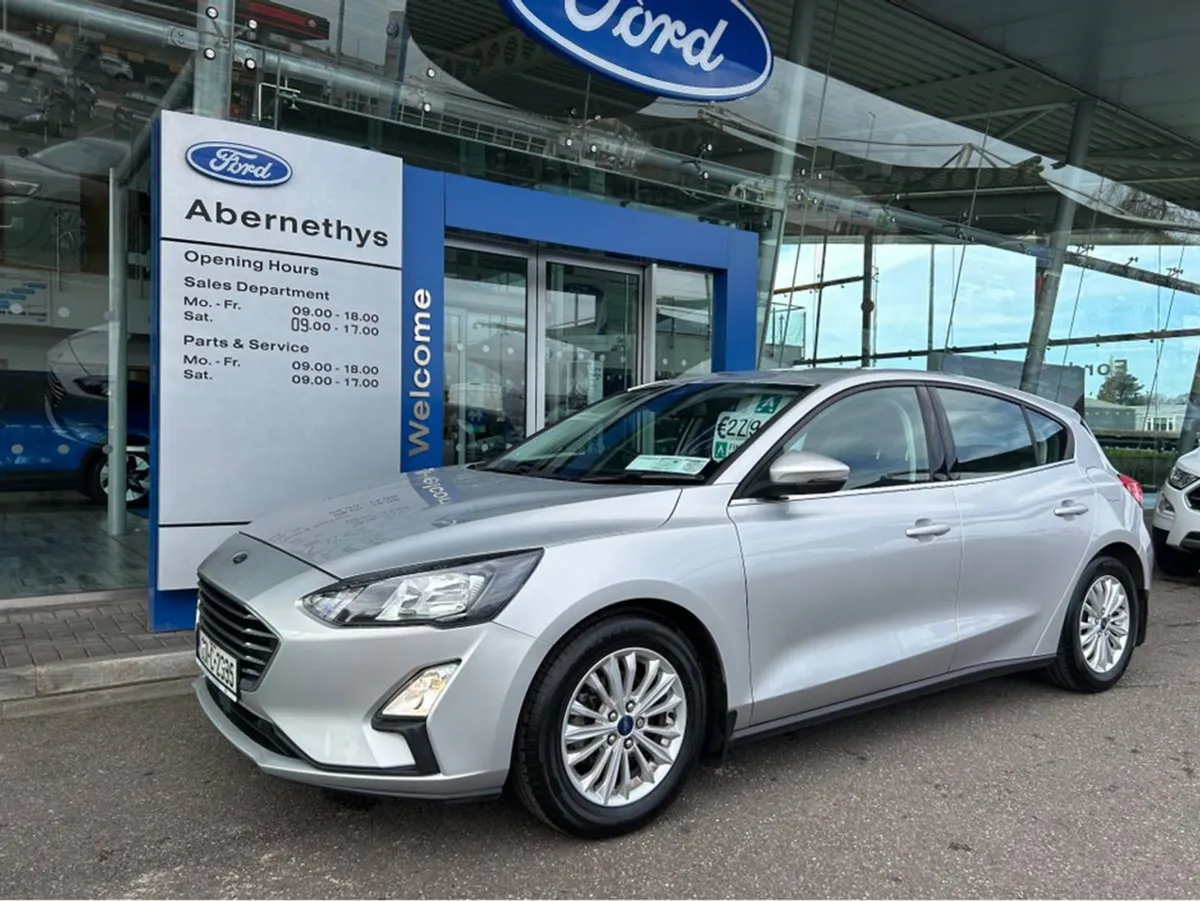 Ford Focus Titanium 5DR 1.0t 125 S6. S6.2 M6 5 - Image 1