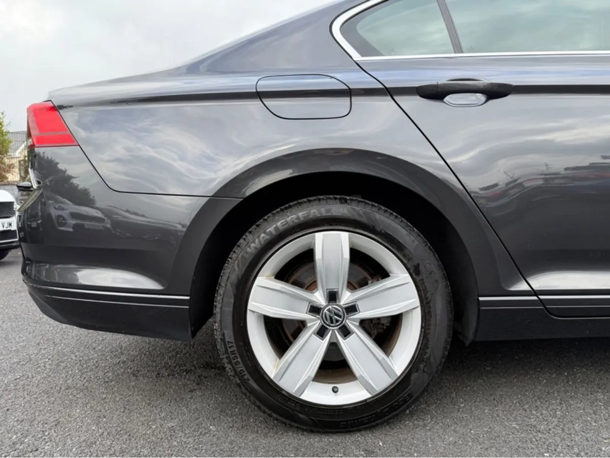 Volkswagen Passat SE TDI S-A - Image 4