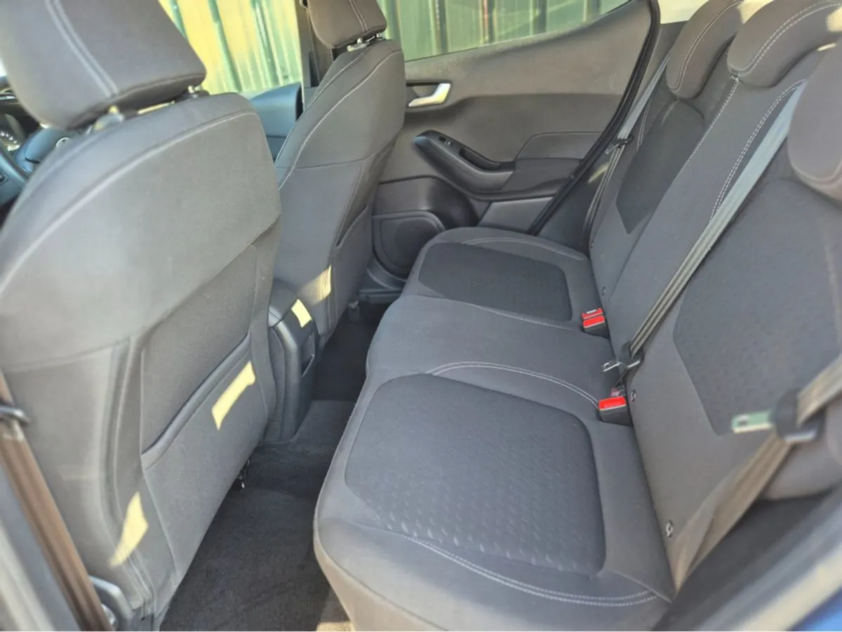 Ford Fiesta Titanium 5DR 1.0t 95ps 4 4DR - Image 2
