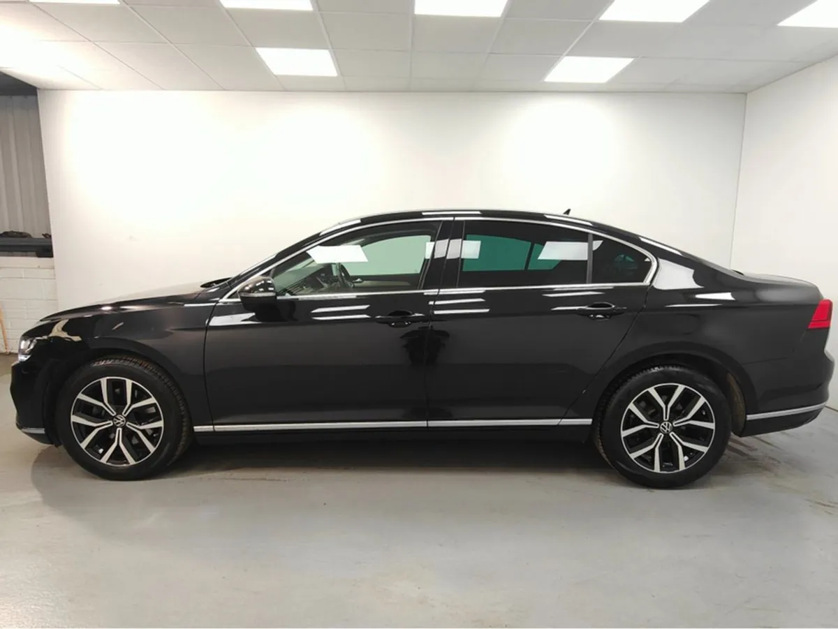 Volkswagen Passat Elegance 2.0 TDI D7F 150 4DR Au - Image 3