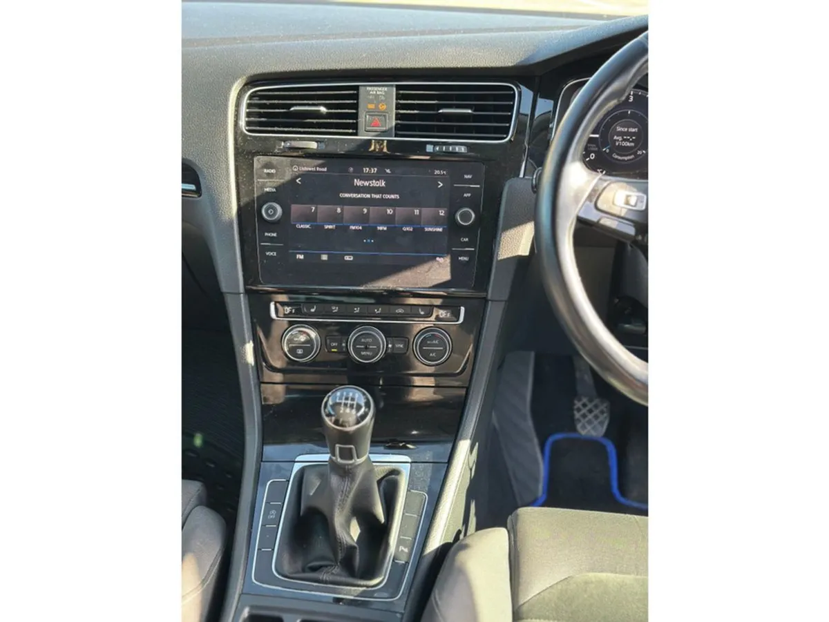 Volkswagen Golf Highline 2.0 TDI Manual 6speed FW - Image 2