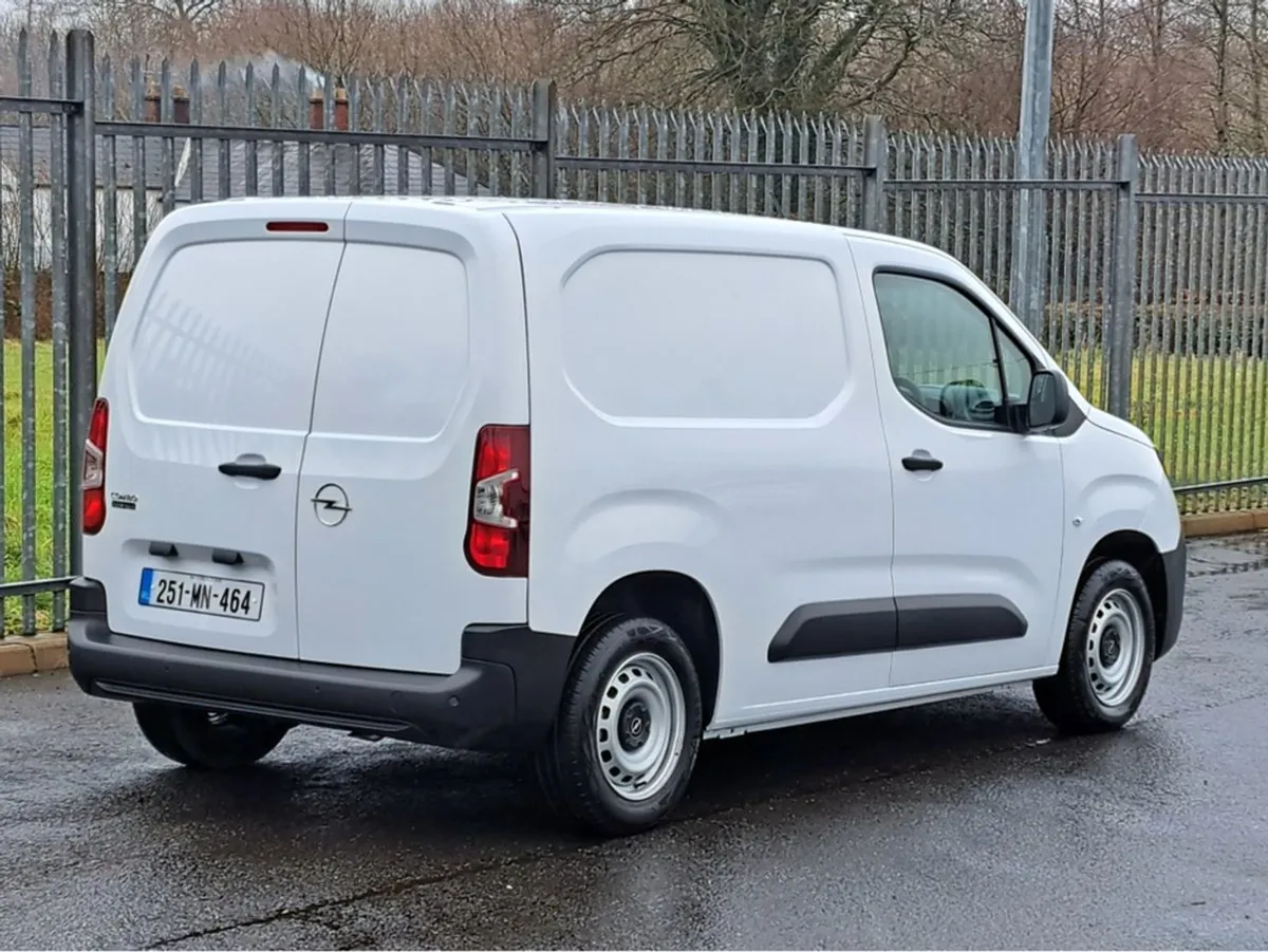 Opel Combo Komfort L1h1 1.5td 100BHP  plylined - Image 4