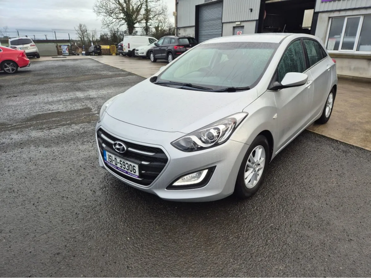 Hyundai i30 SE 110PS 5DR - Image 1