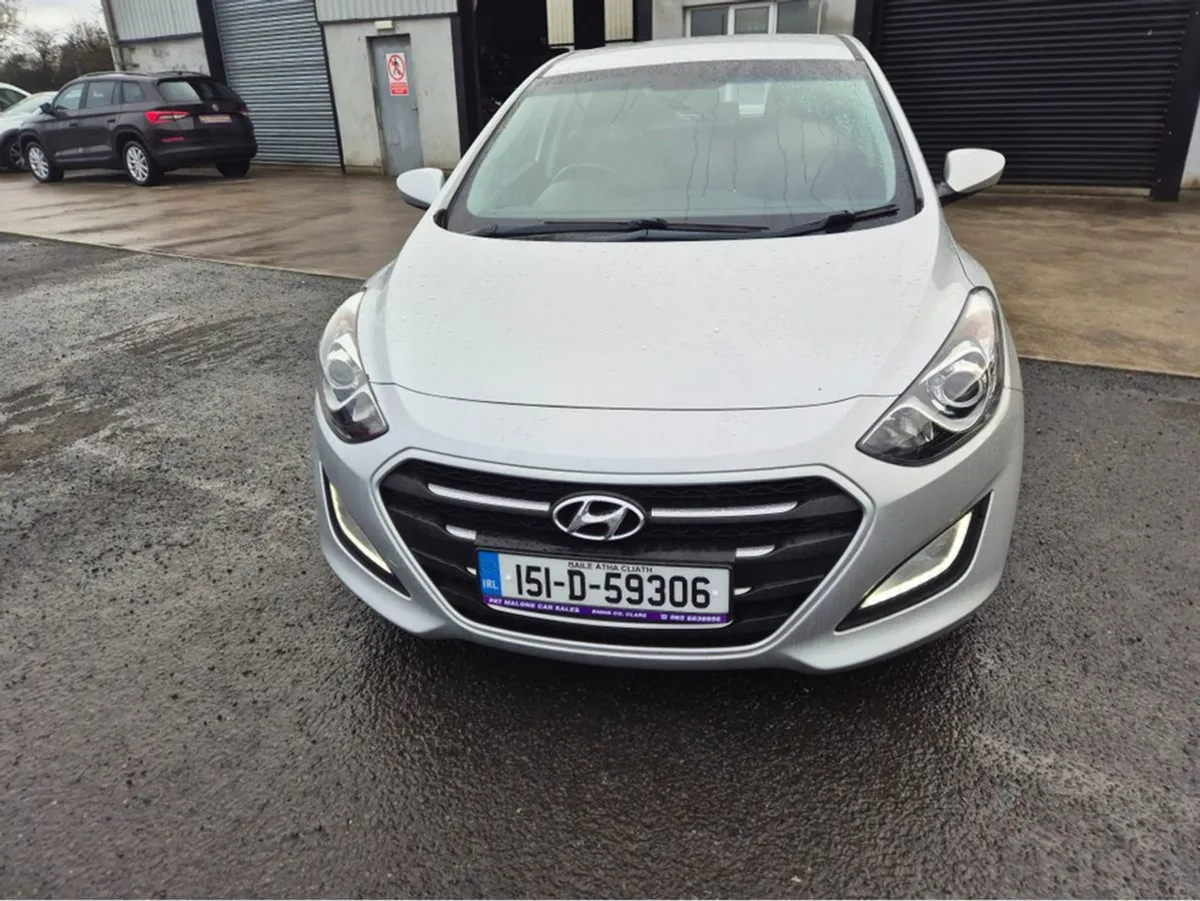 Hyundai i30 SE 110PS 5DR - Image 2