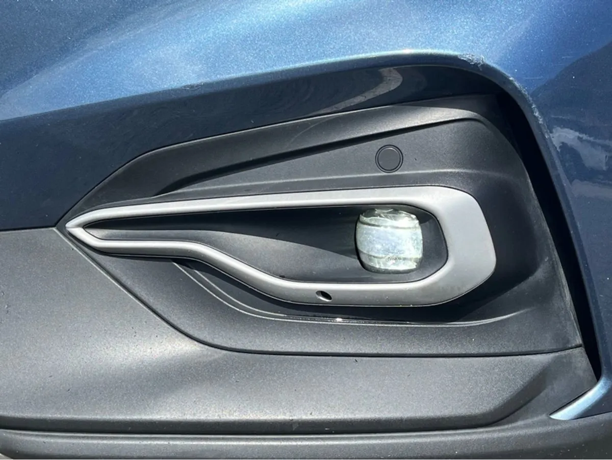 Ford Focus 1.5 D Active X Ecoblue 5DR - Image 3