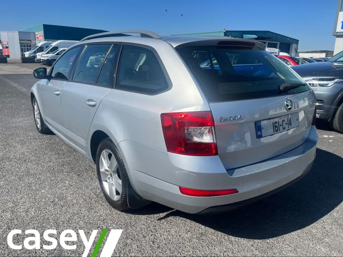 Skoda Octavia Combi Ambition 1.6 TDI 11 110HP 4DR - Image 2