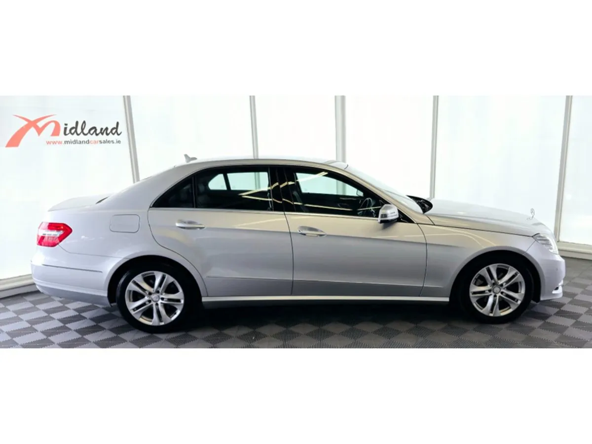 Mercedes-Benz E-Class E220 CDI Avantgarde Blue Ef - Image 2