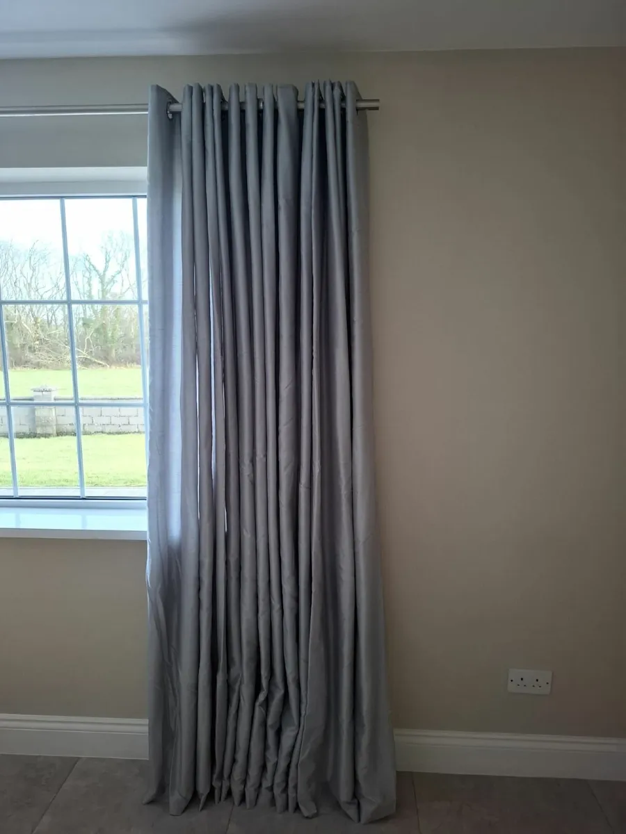Curtains - Image 4