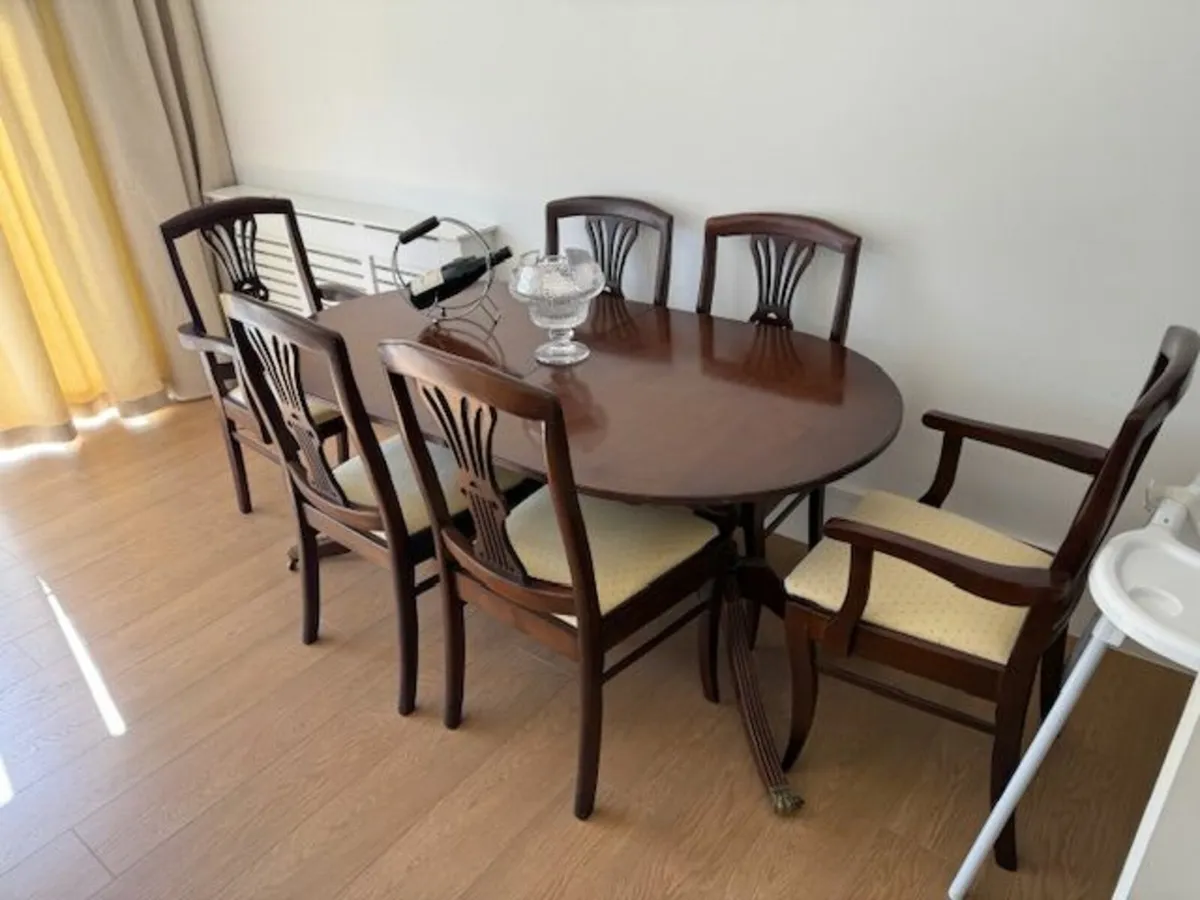 table and chairs - Image 1