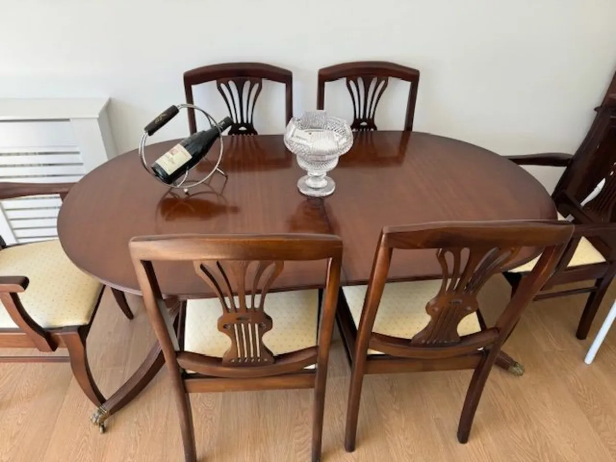 table and chairs - Image 2