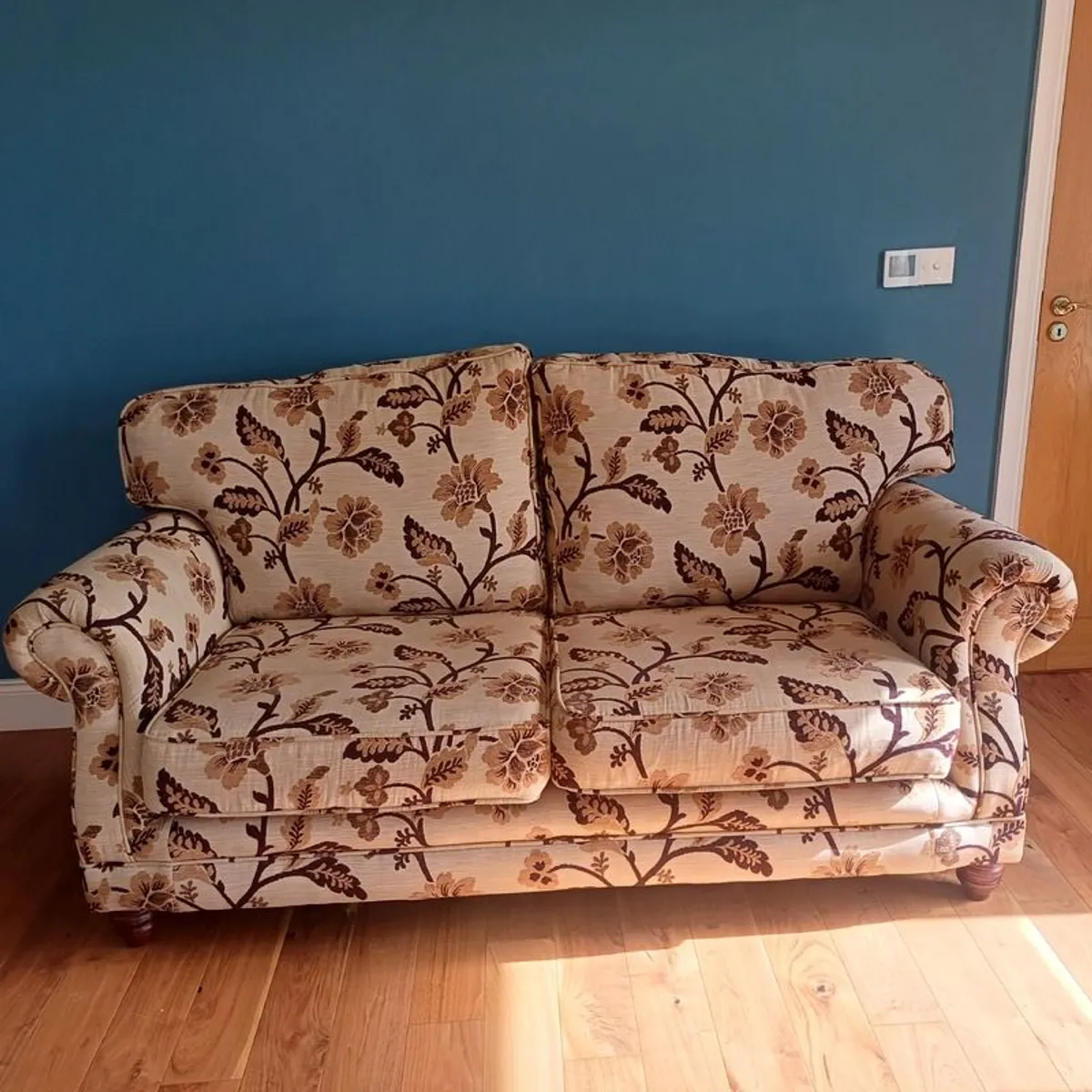 Queen Anne, 2 seater, 3 seater - Image 2