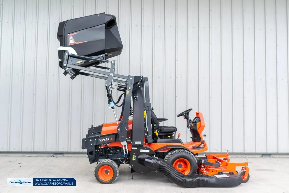 New Kubota F391 Front Deck mower C/W Collector - Image 3