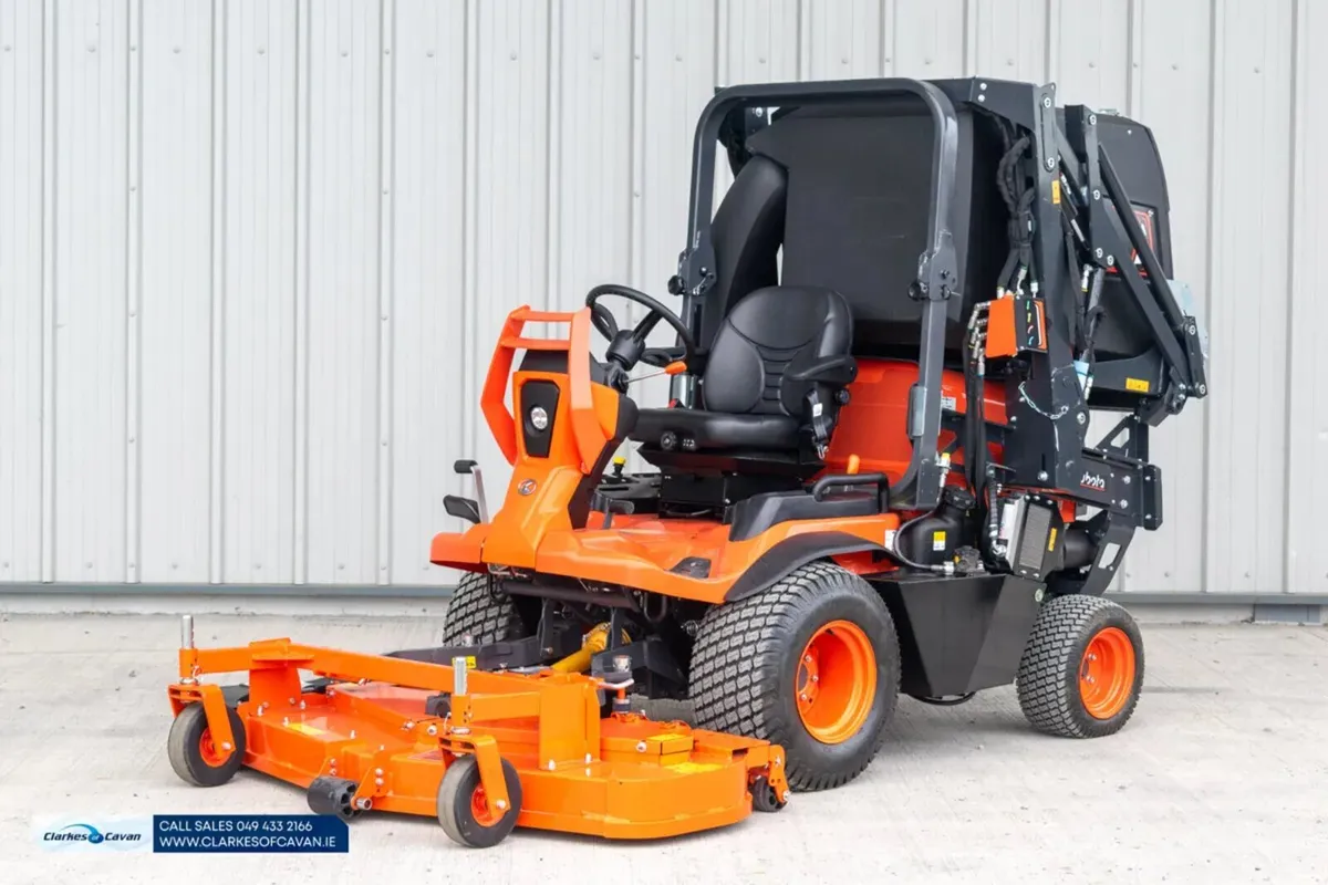 New Kubota F391 Front Deck mower C/W Collector - Image 1