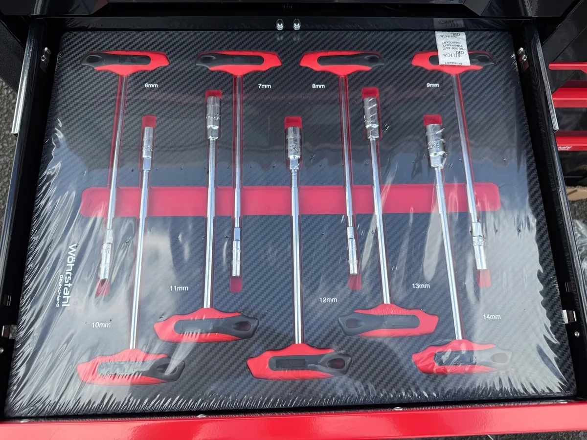 2025 PROFESSIONAL 12 DRAWER TOOL CHEST FULL - Image 4