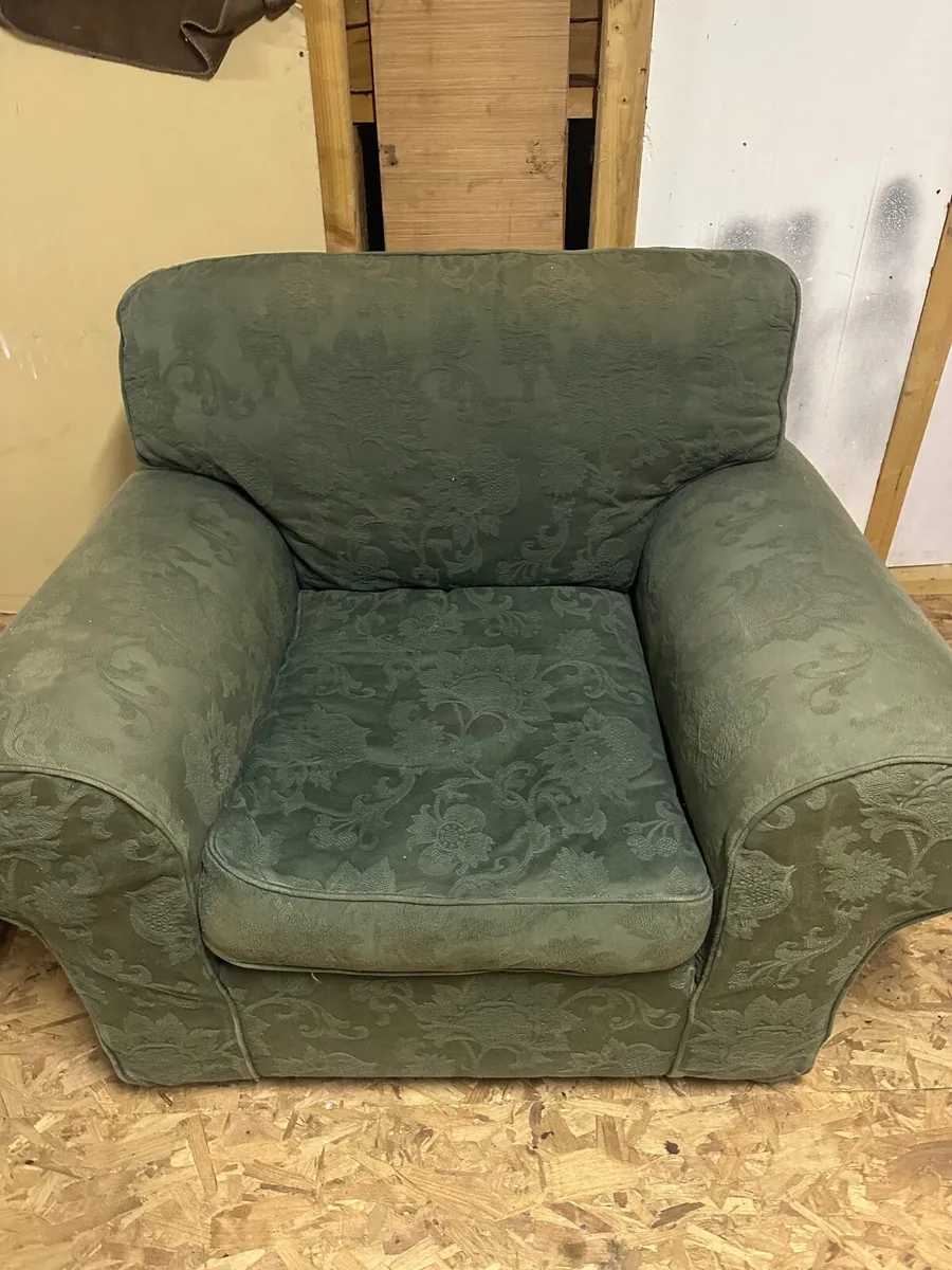 Set of 3 x Green couches- free to collect - Image 1