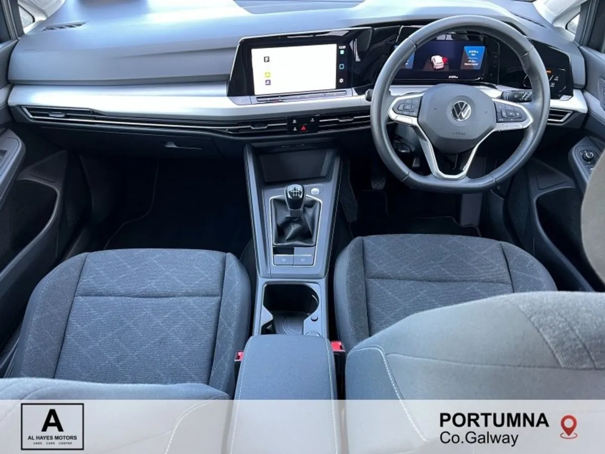 Volkswagen Golf 2022 Life 2.0 TDI 6speed 115BHP - Image 2