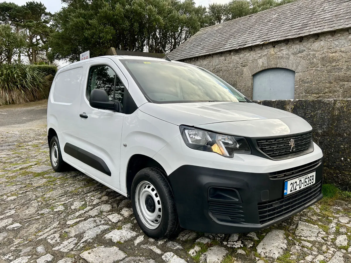 2021 Peugeot Partner - Image 2