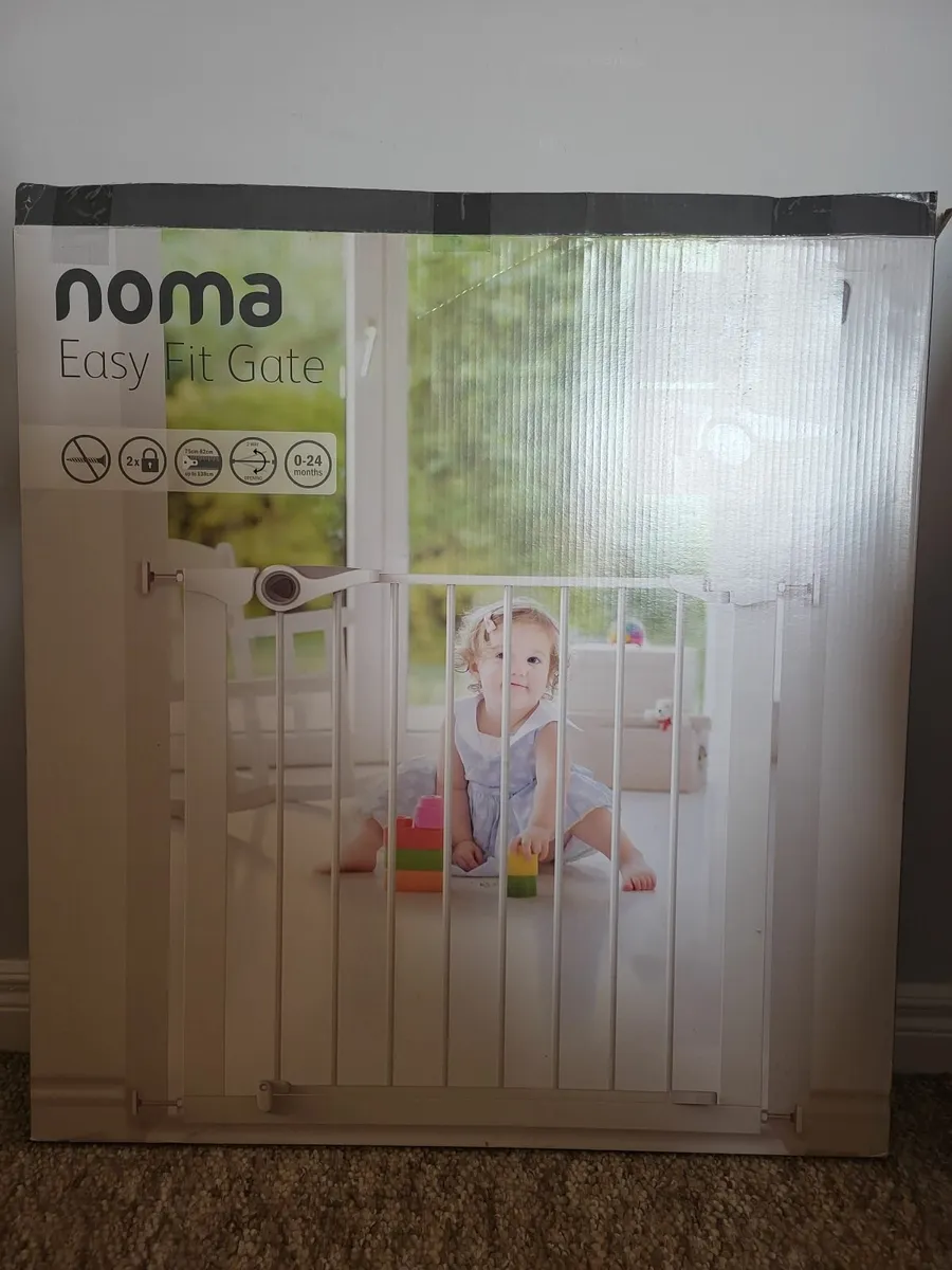 Motorised baby bouncer, stair gate, baby monitor - Image 3