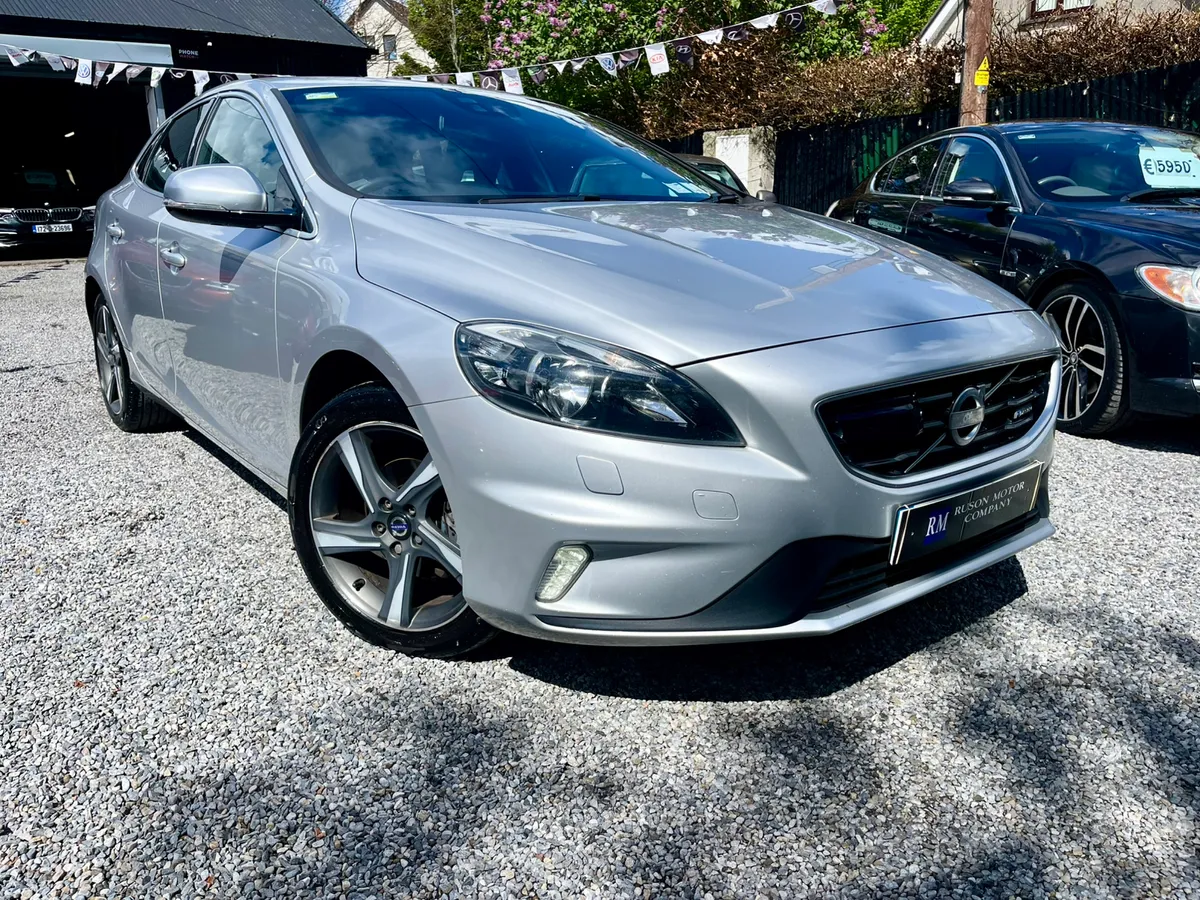 Volvo V40 1.5 R-Design (WARRANTY/NCT/TAX) - Image 4