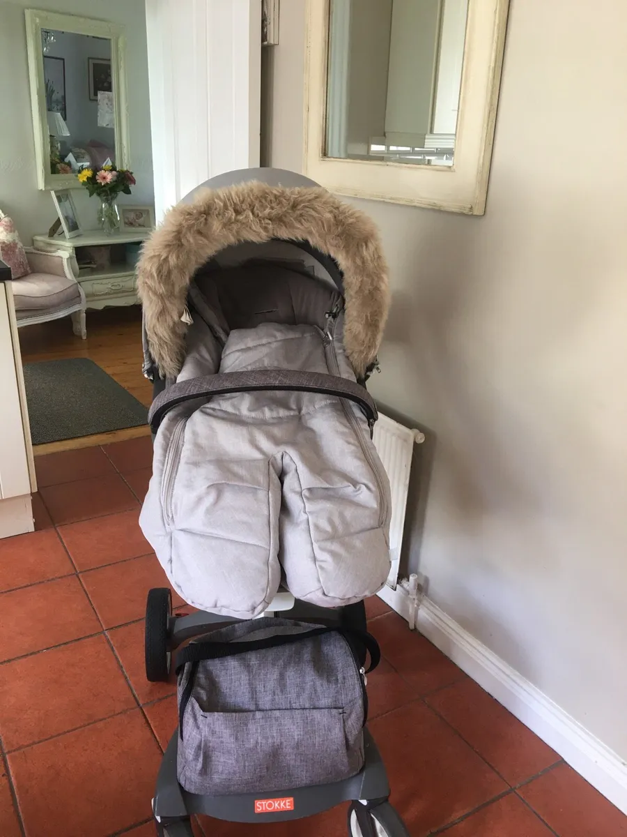Stokke buggy and bassinet - Image 2