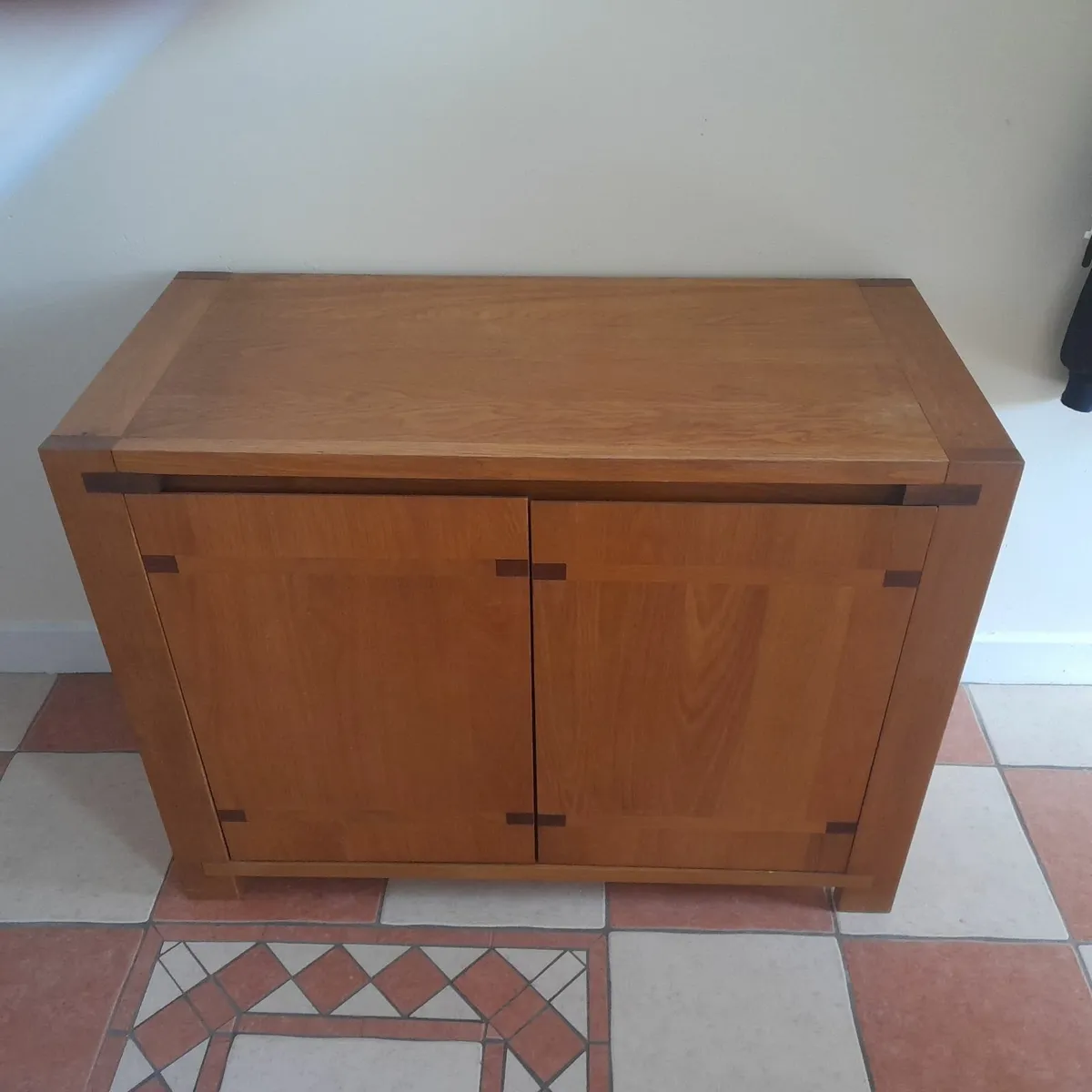 Cabinet - Image 1