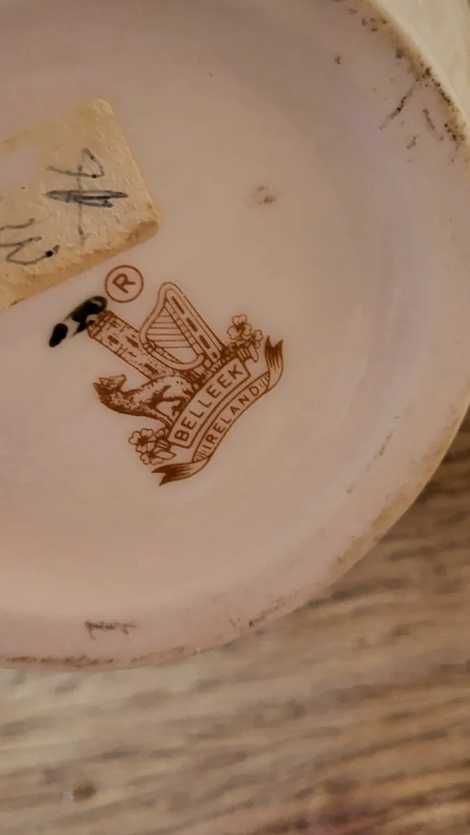 Belleek china vases - Image 2