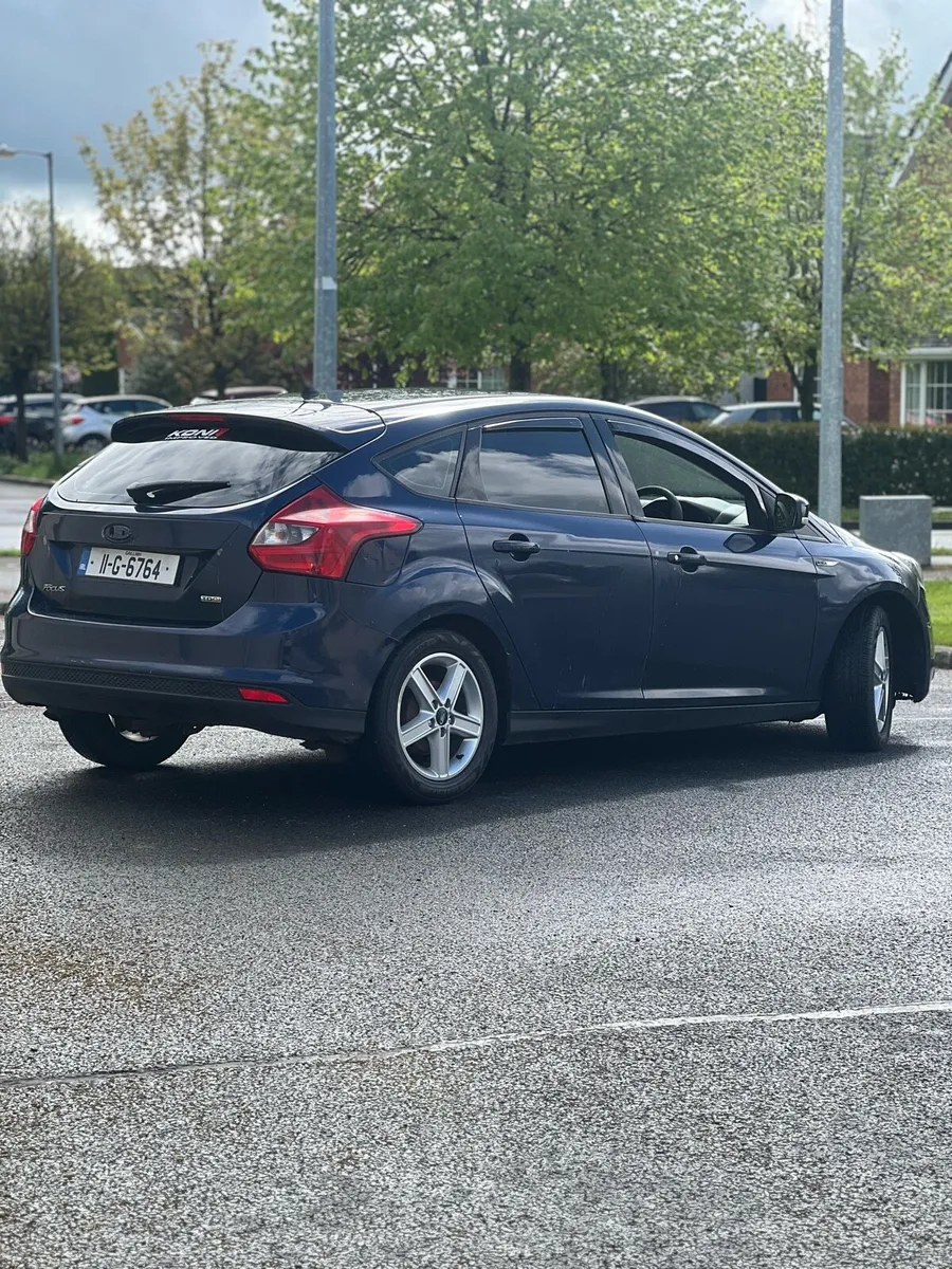 Ford Focus 2011 - Image 2