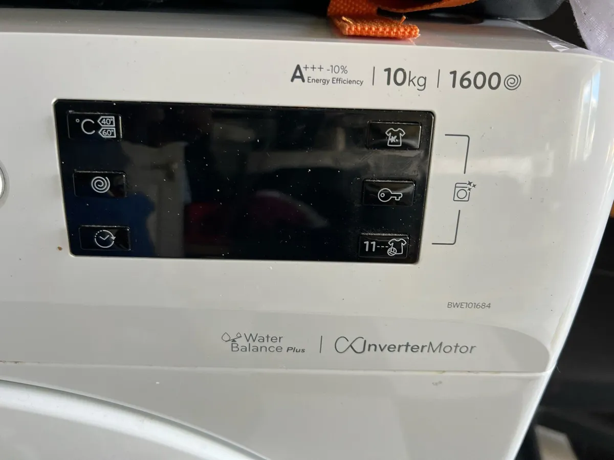 Indesit 10kg 1600 spin washing Machine for sale - Image 3