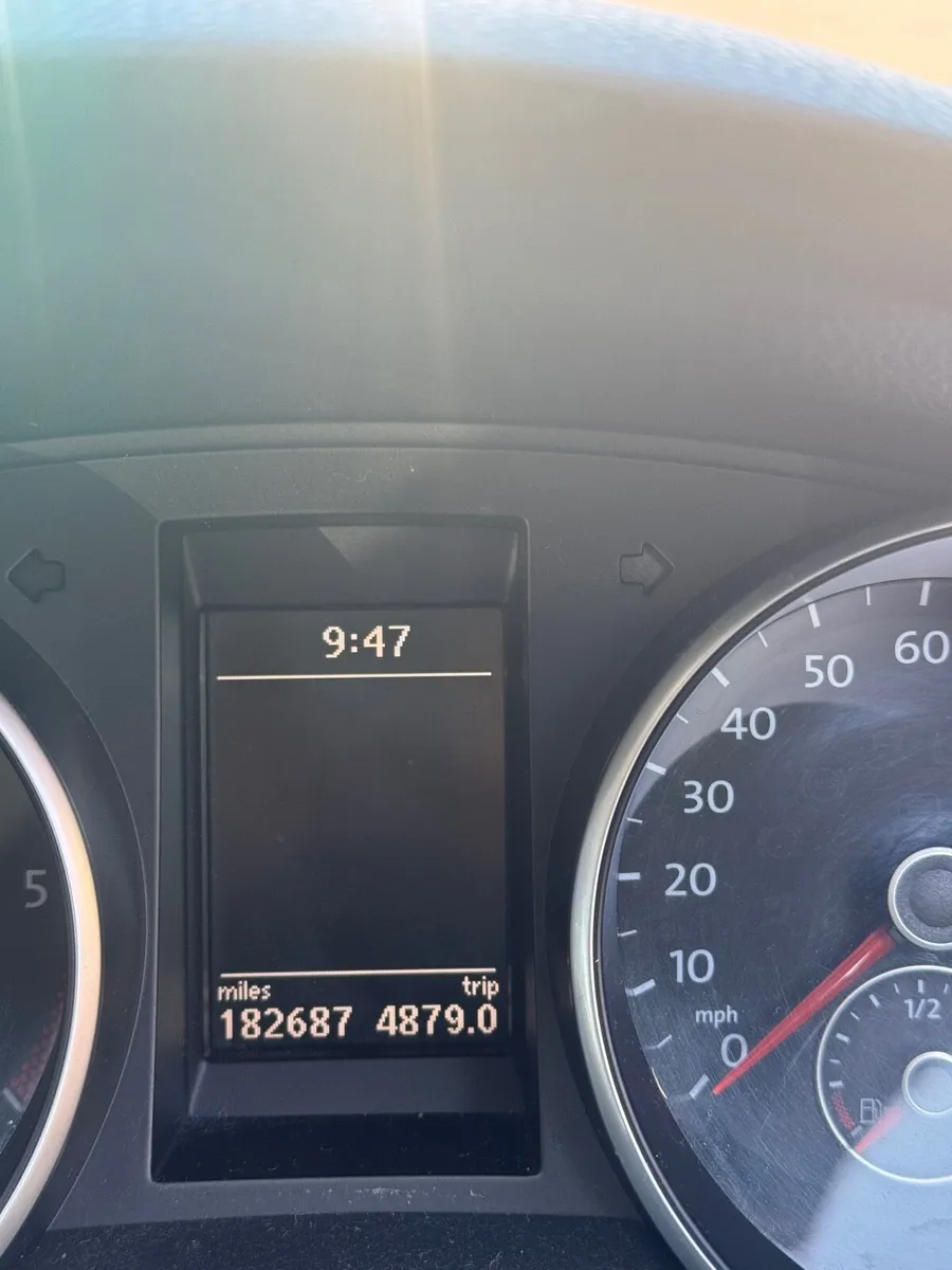 Volkswagen Golf 2011 - Image 1