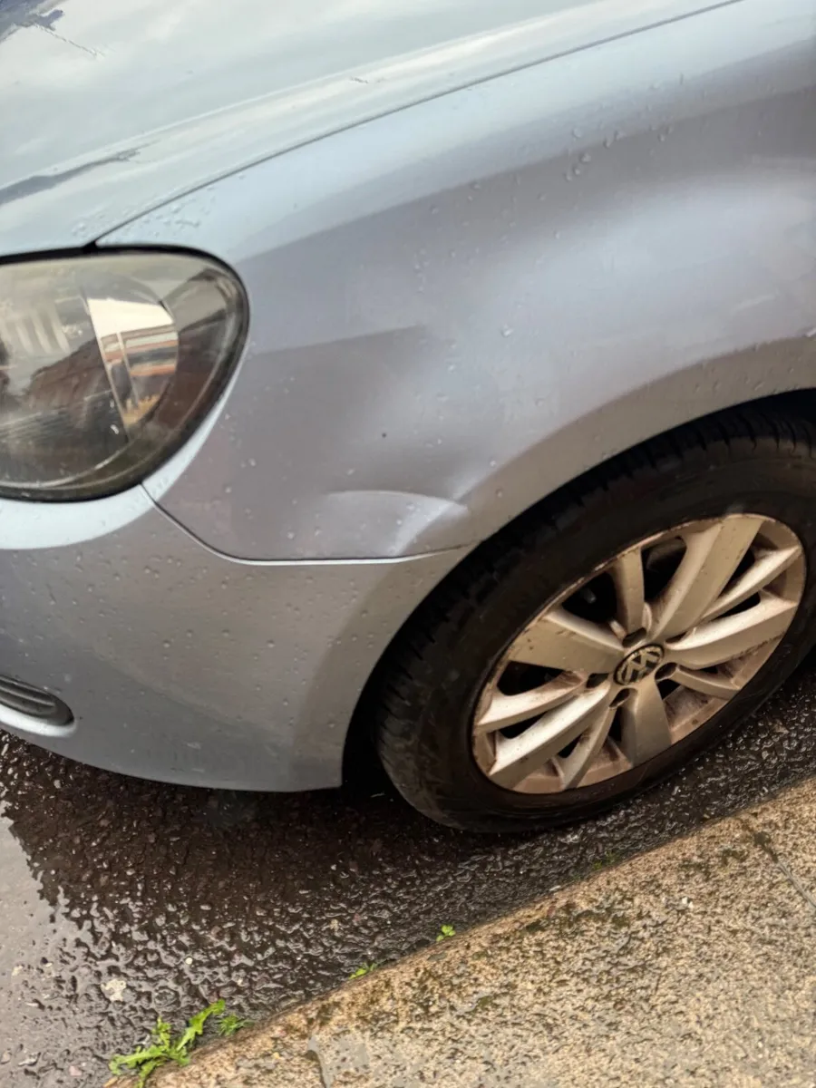 Volkswagen Golf 2011 - Image 2