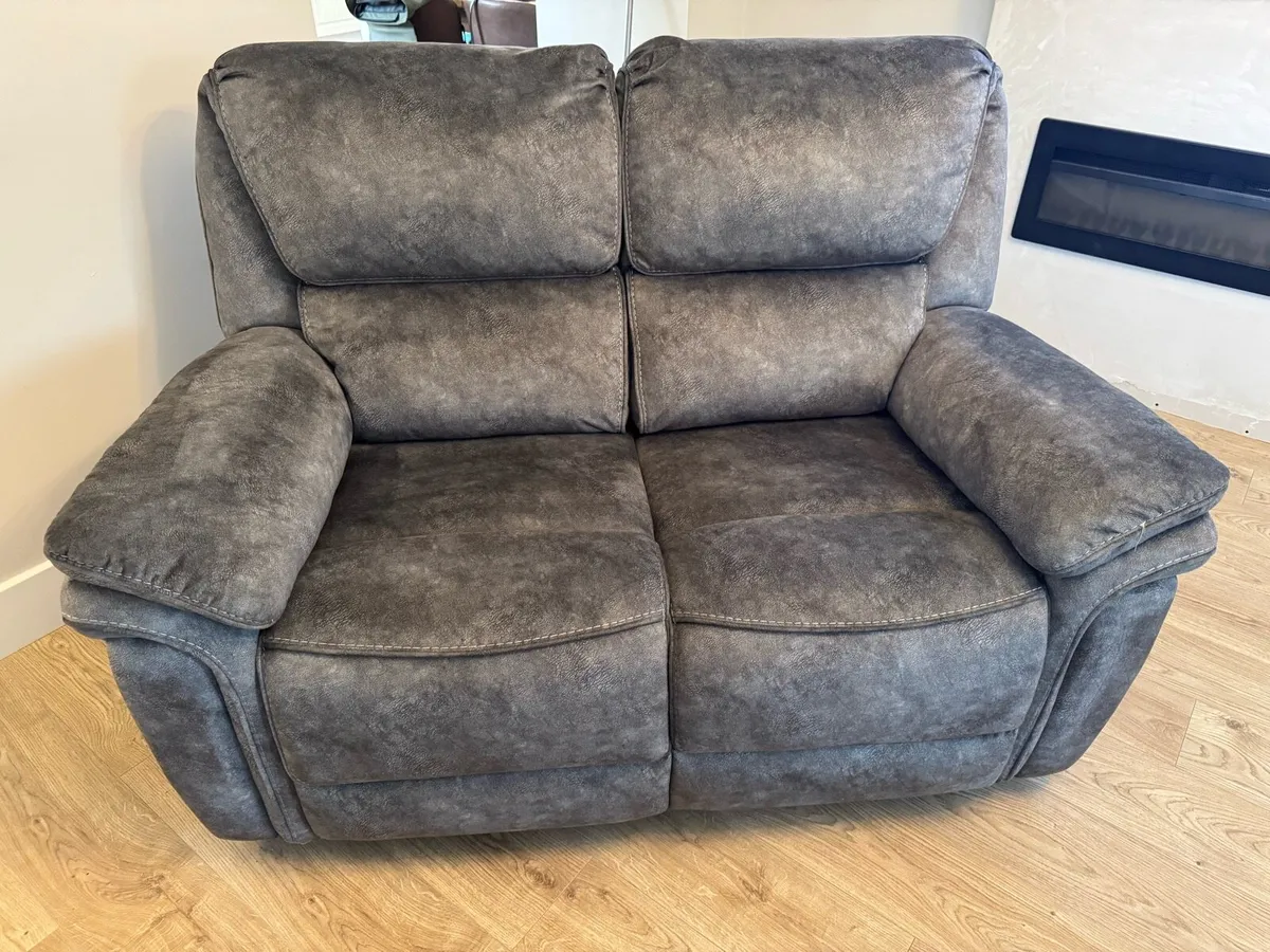 2 seater Recliner - Excellent Condition 500 ONO - Image 2