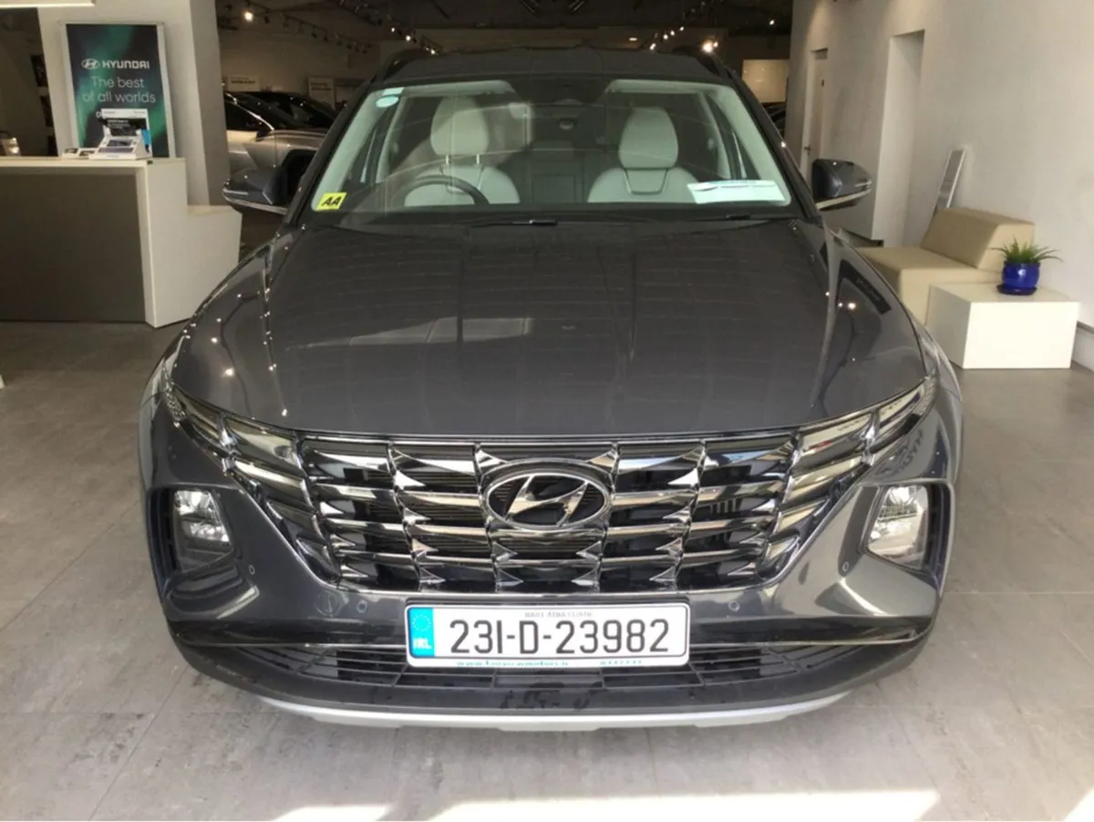 Hyundai Tucson Executive Plus Hybrid - Image 4