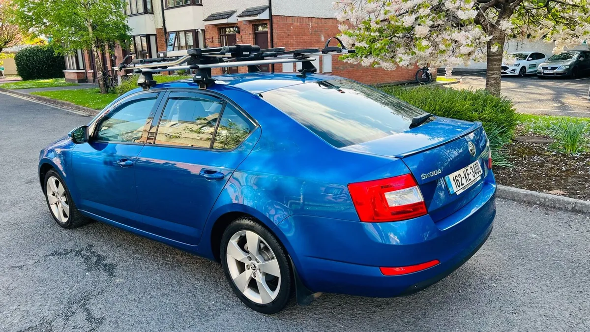 Octavia hatchback automatic sport - Image 4