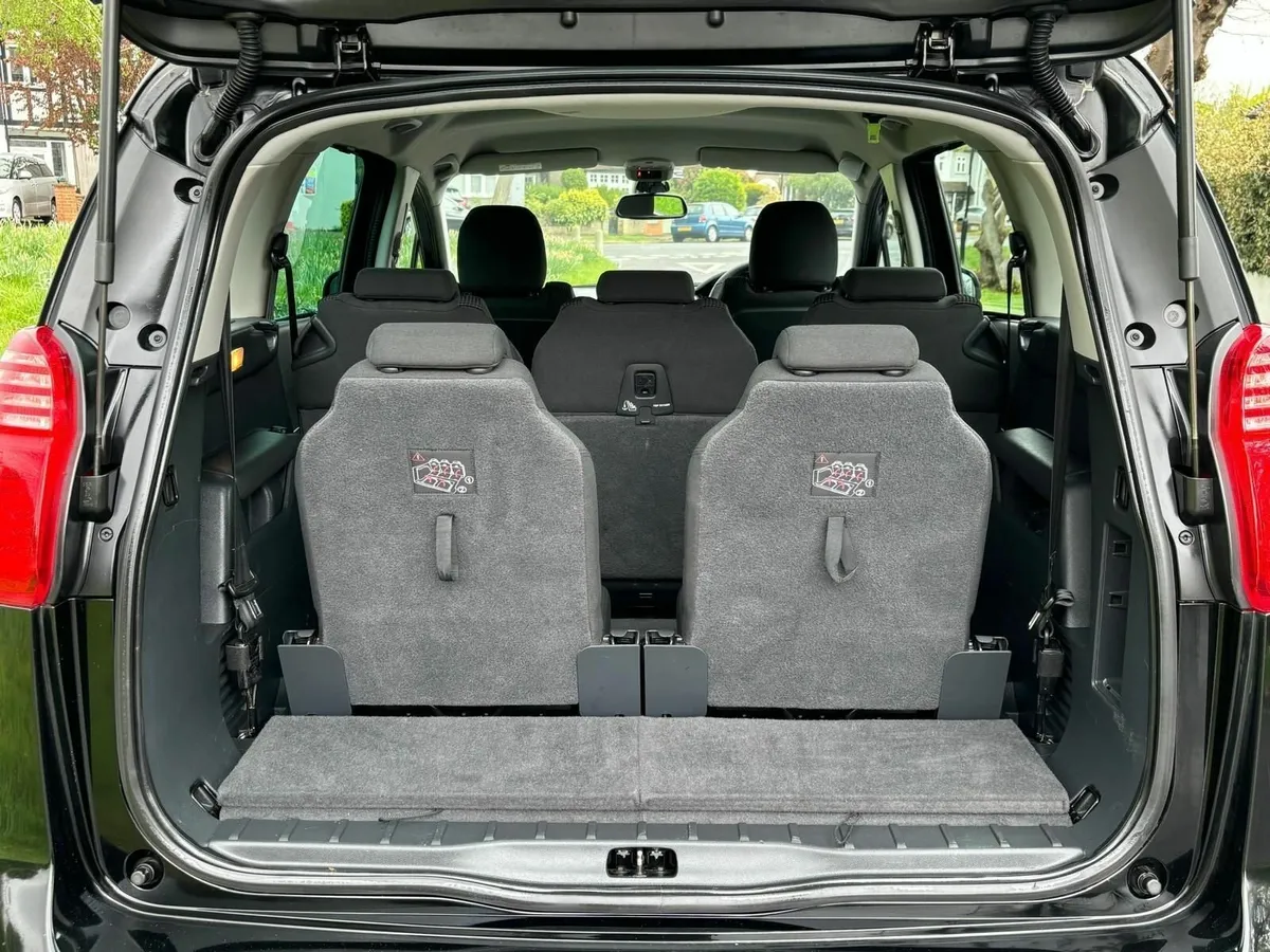 Peugeot 5008 , 7 Seater, - Image 3